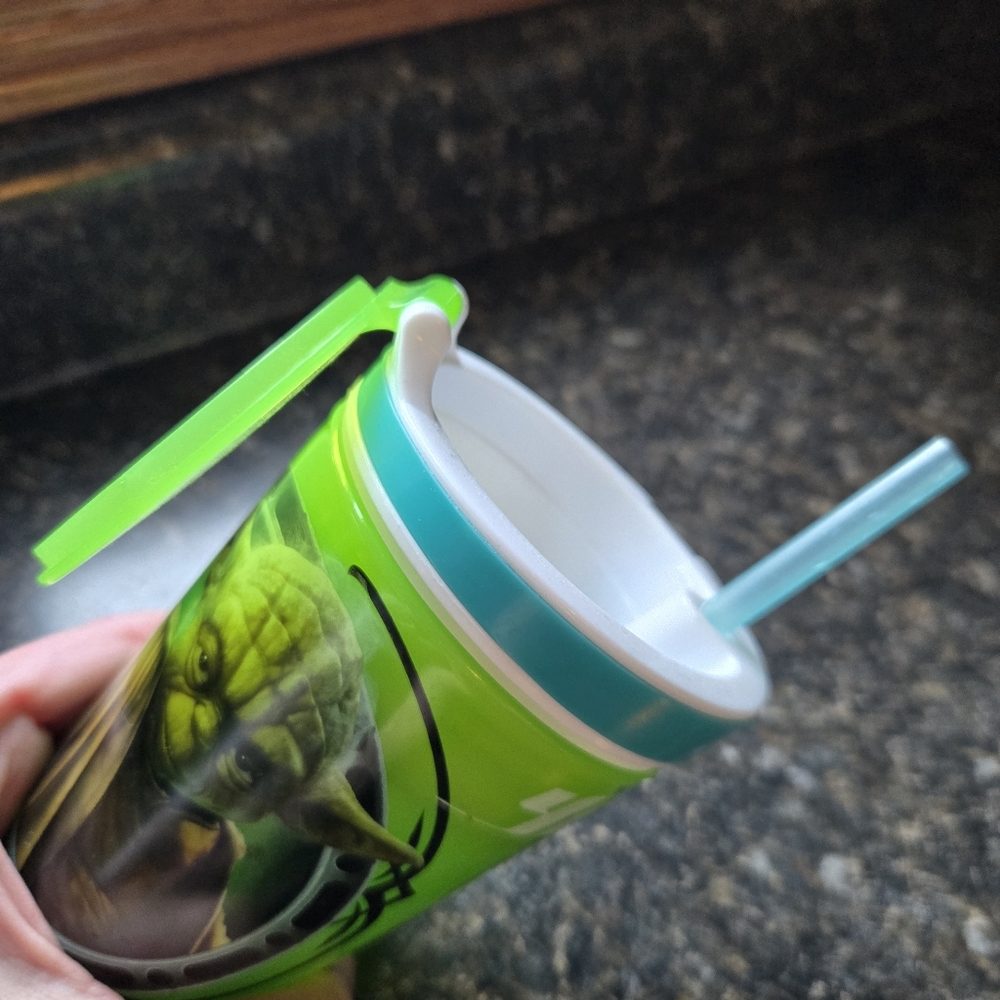 Green Yoda Tumbler with Straw - Picture 9 of 14